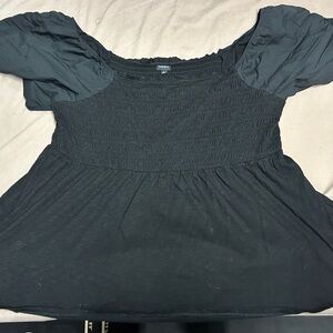 BNWT torrid 5x black off the shoulder baby-doll top. Flowy and feminine no tags